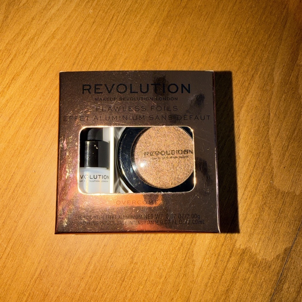 NEW Revolution Makeup Flawless Foils Overcome Eye Foil